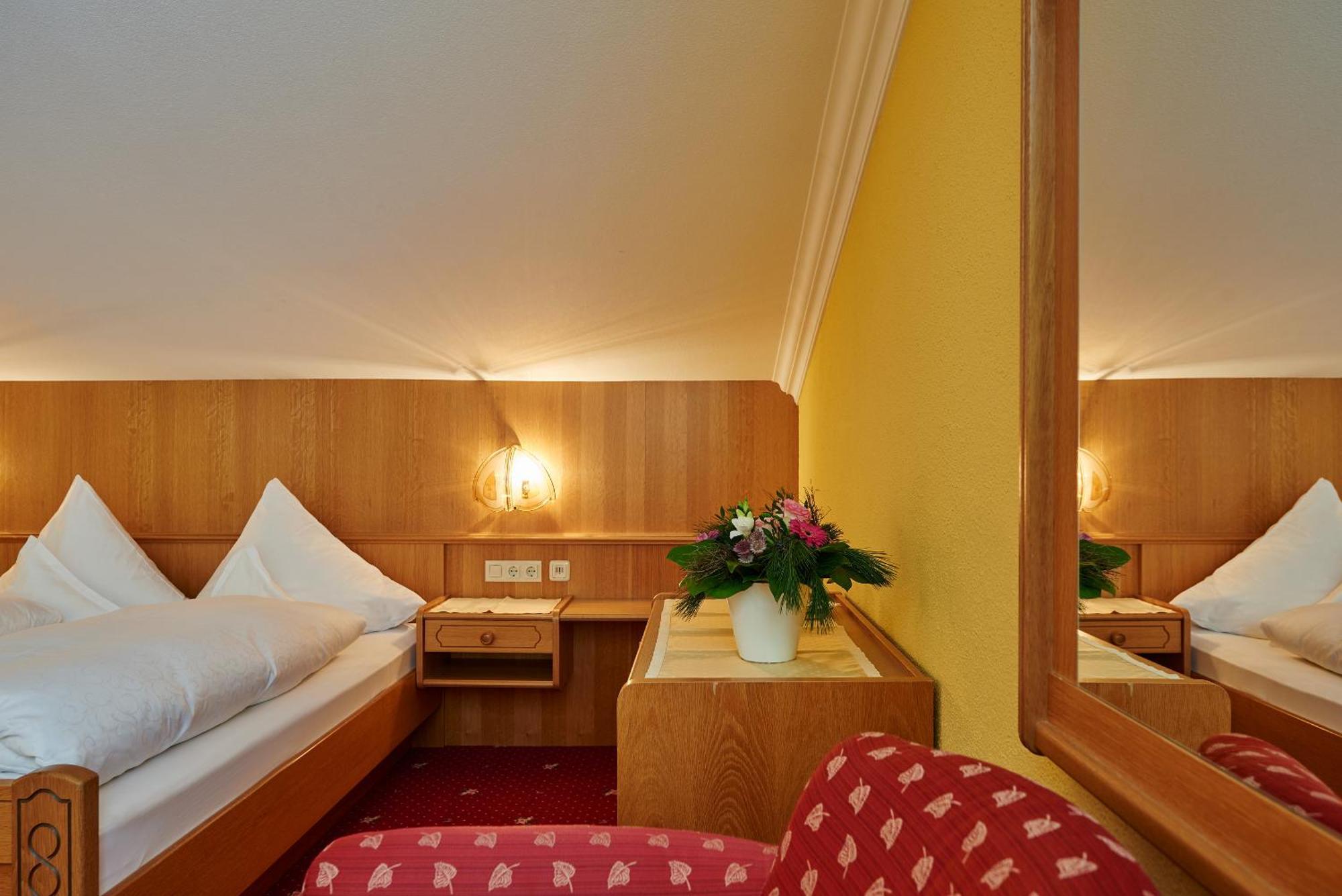 Hotel Restaurant Formarin Oberlech Phòng bức ảnh