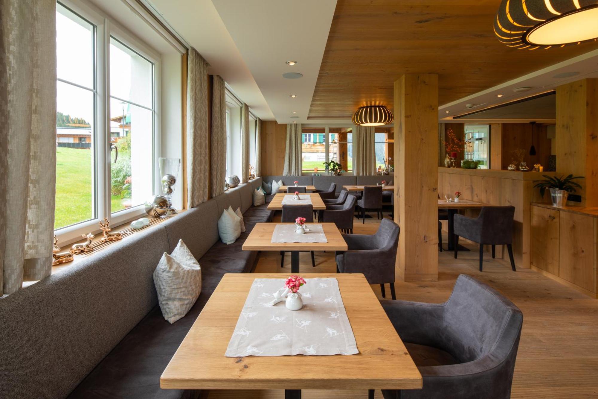 Hotel Restaurant Formarin Oberlech Ngoại thất bức ảnh